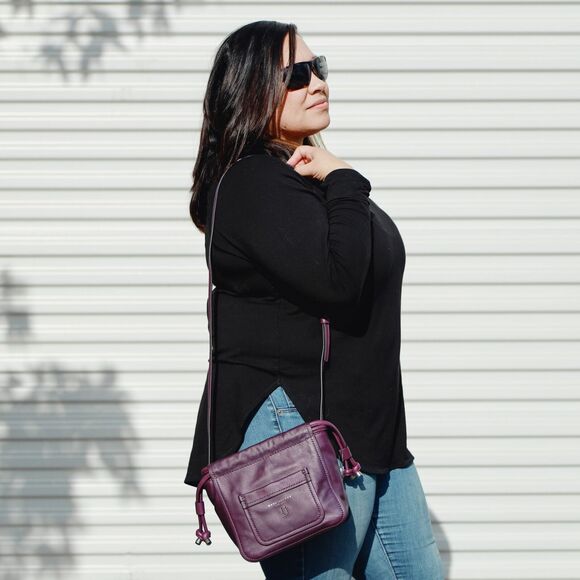 NWT Marc Jacobs Tied Up Leather Drawstring Bag in Violet Purple $395+ - Picture 2 of 12